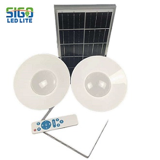 Menggantung Lampu Gudang Tenaga Surya