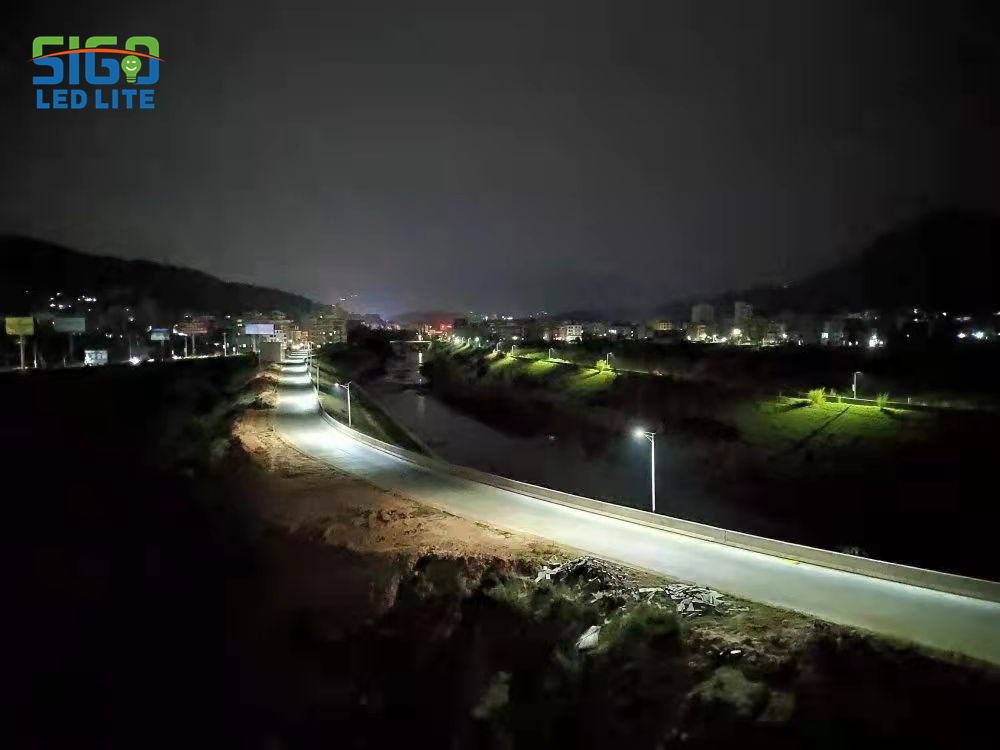 10 Alasan Teratas untuk Beralih dari Lampu Jalan Tradisional ke LED