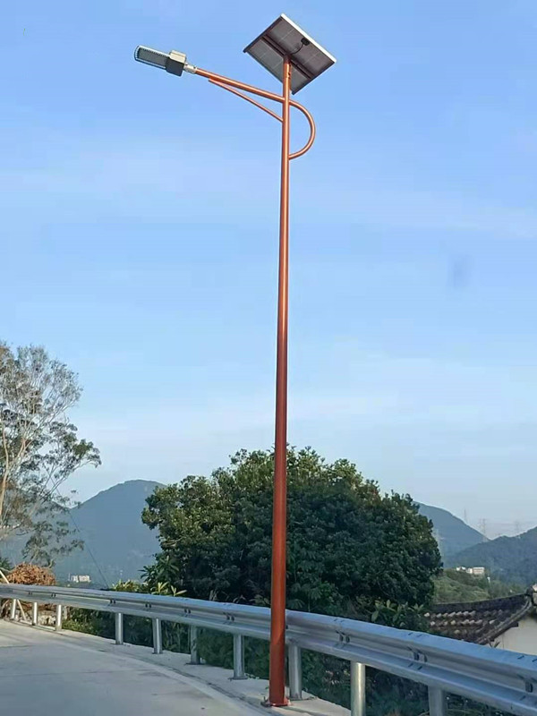 semua dalam dua lampu jalan surya untuk jalan pedesaan
